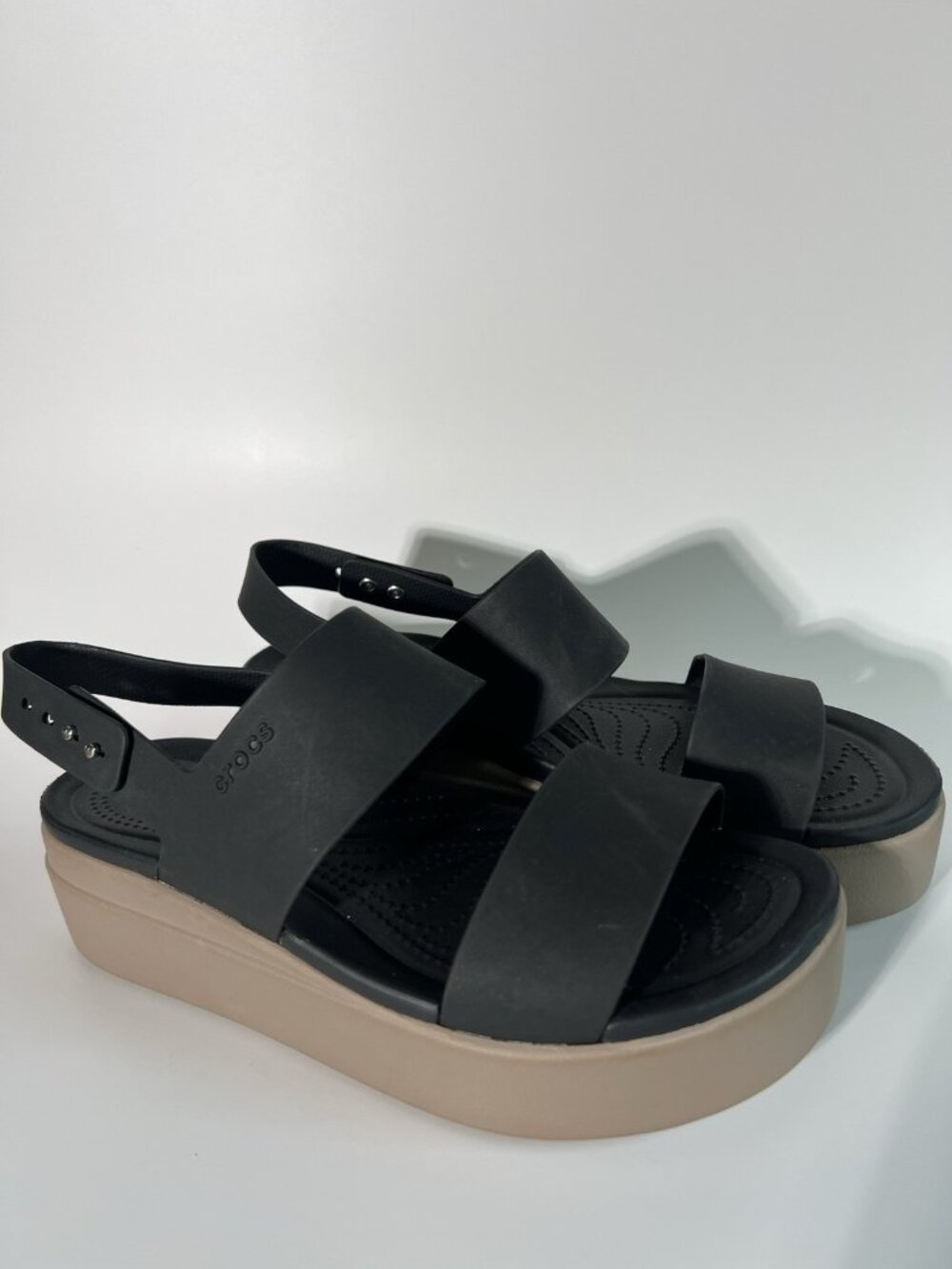 Women's Crocs LiteRide Brooklyn Low Wedge Platform Sandals Size 10 Black Beige